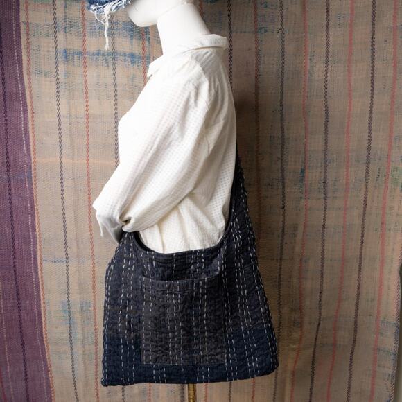 Upcycled denim carhartt hobo bag - Picture 4 of 6